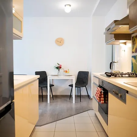 Cozy 2-room Apt, Parking Nearby 布拉迪斯拉发