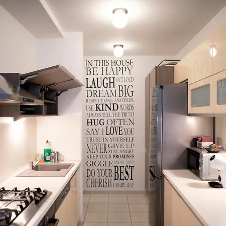 Cozy 2-room Apt, Parking Nearby * Pressburg