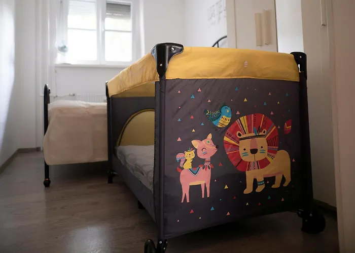 아파트 Cozy 2-room Apt, Parking Nearby *