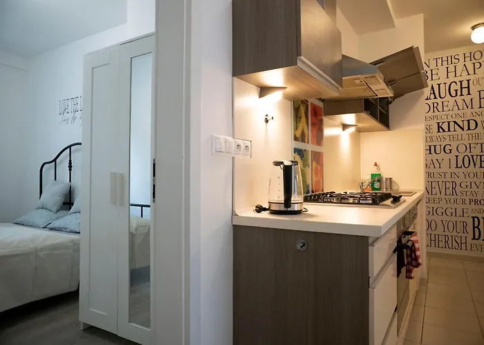 Cozy 2-room Apt, Parking Nearby 아파트 브라티슬라바