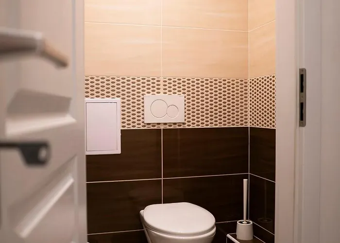 Cozy 2-room Apt, Parking Nearby